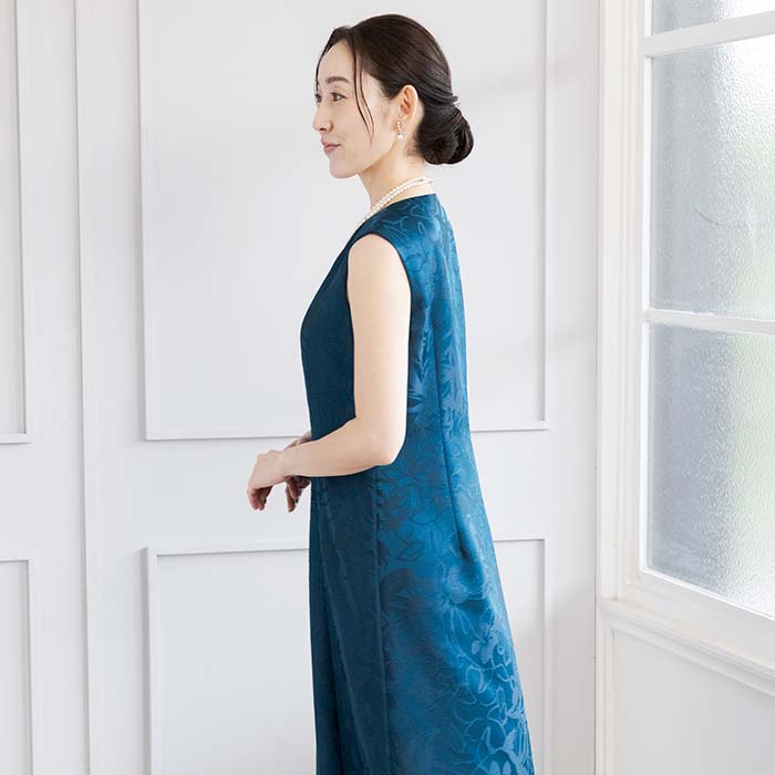 ケープ付き前開きのロングドレス 11号・ダルブルー｜東京ソワール