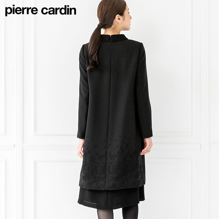 Pierre cardin スーツ ブラック地-