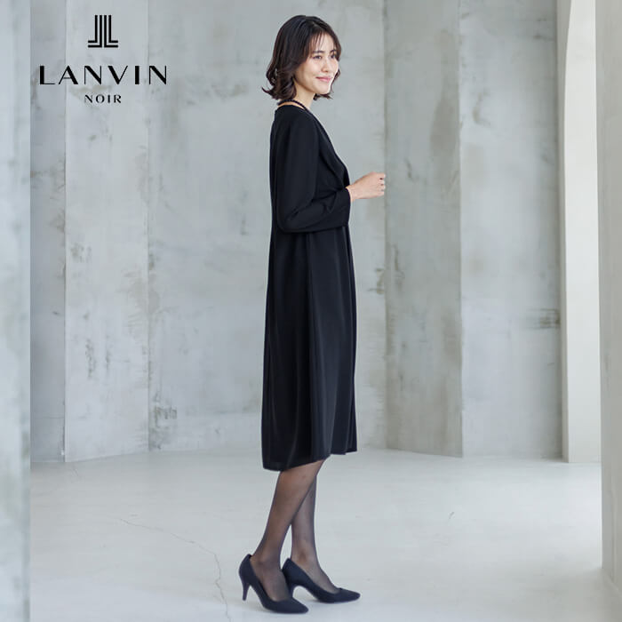 ねじりディティ―ルがポイントのモダンなワンピース 13号・ブラック