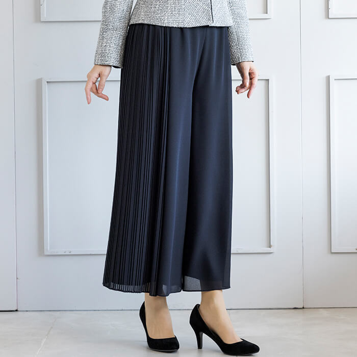 極美品 超希少 L✨PLEATS PLEASE 横プリーツ ワイド 月 洗える｜サイドプリーツのワイドパンツ 9号・ネイビー｜東京ソワール