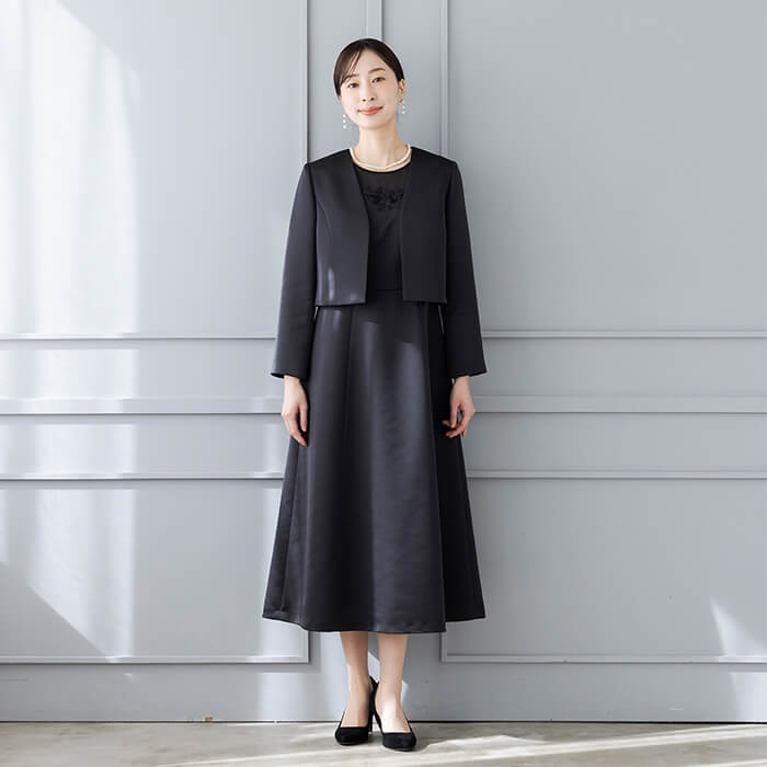 マットサテンのシンプルジャケット 13号・ブラック｜東京ソワール