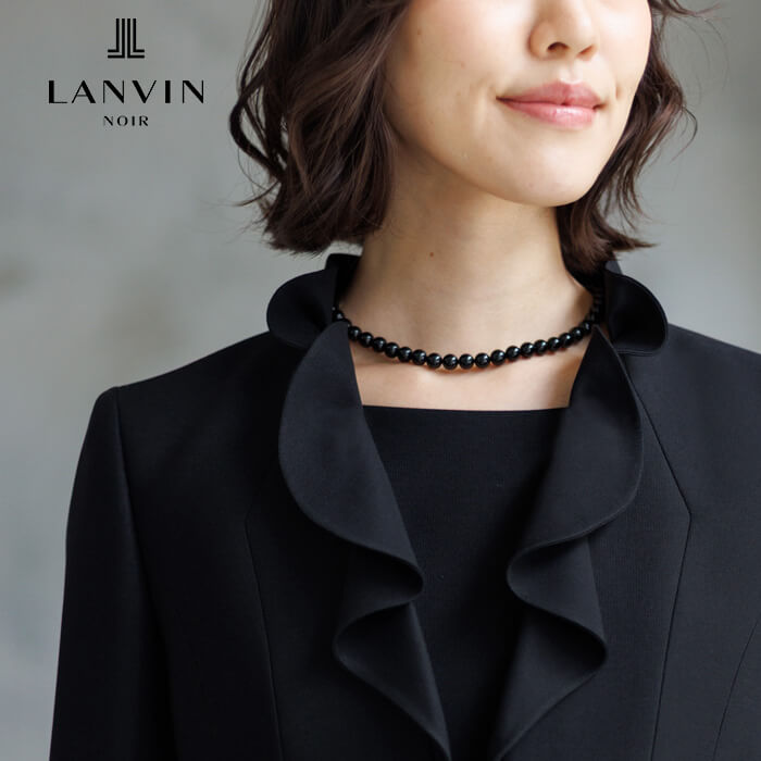 上品なフリルがポイントのエレガントなアンサンブル 13号・ブラック