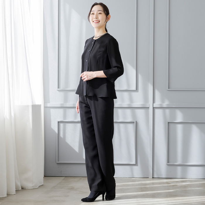 シルエット美人のノーカラーブラウス 7号・ブラック｜東京ソワール