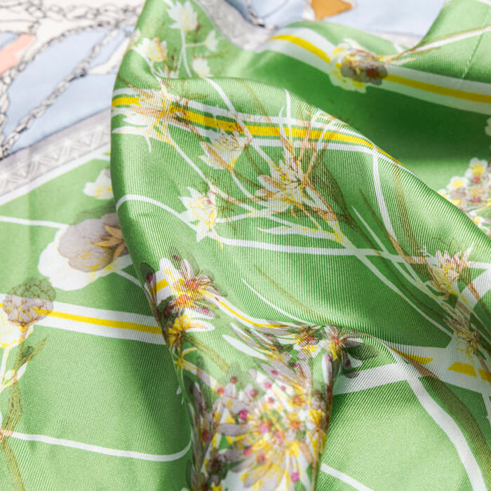 鍵デザイン スカーフ 約90cm x 90cm 鍵デザイン スカーフ 約90cm x 90cm 鍵デザイン スカーフ 約90cm