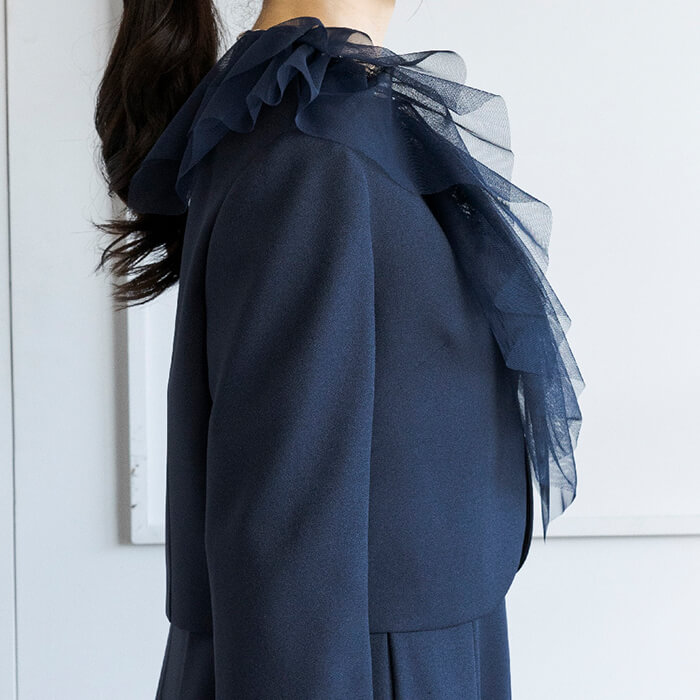 シーニュフリルジャケット　チュールボレロ新品未使用 チュールフリルベスト ジレ ショート 結婚式 二次会 成人式 同窓会