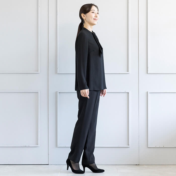 洗える｜ドレープが美しい長袖ブラウス 9号・ブラック｜東京ソワール