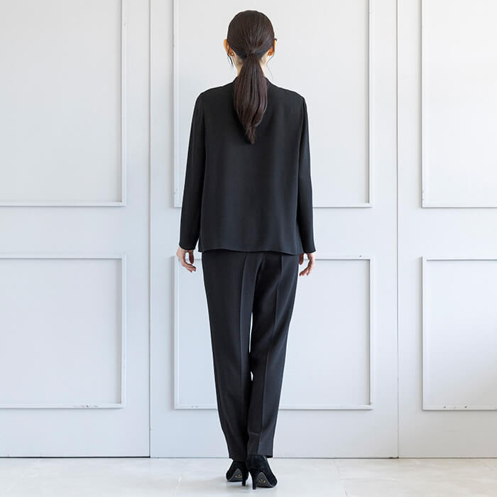 洗える｜ドレープが美しい長袖ブラウス 13号・ブラック｜東京