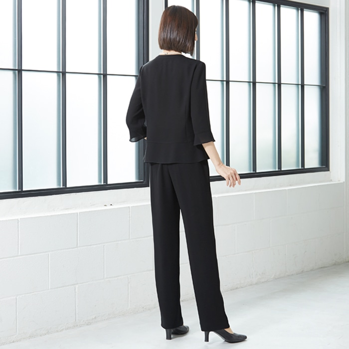 シルエット美人のノーカラーブラウス 15号・ブラック｜東京ソワール