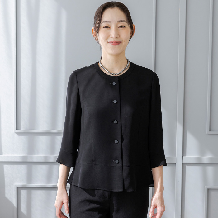 シルエット美人のノーカラーブラウス 7号・ブラック｜東京ソワール