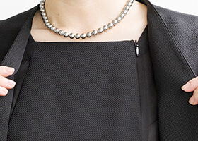 着替えがしやすいフロントファスナー