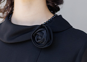 上品なコサージュ