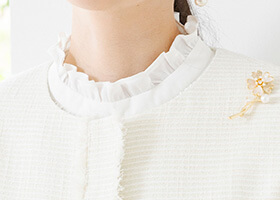 上品な襟ぐり