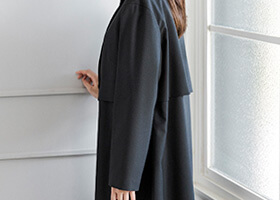 抜け感をつくるゆったりスリーブ