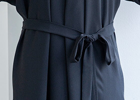 アレンジ自在のウエストベルト付き