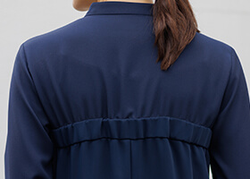 立体感を生み出すヨーク切替デザイン