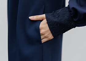 便利な両脇ポケット