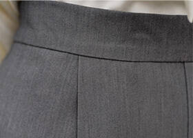 上質感のある、ストレッチギャバ素材を使用