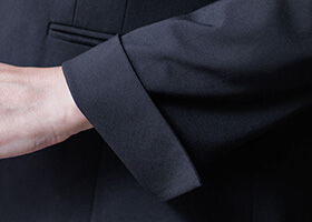 袖口は折り返し可能