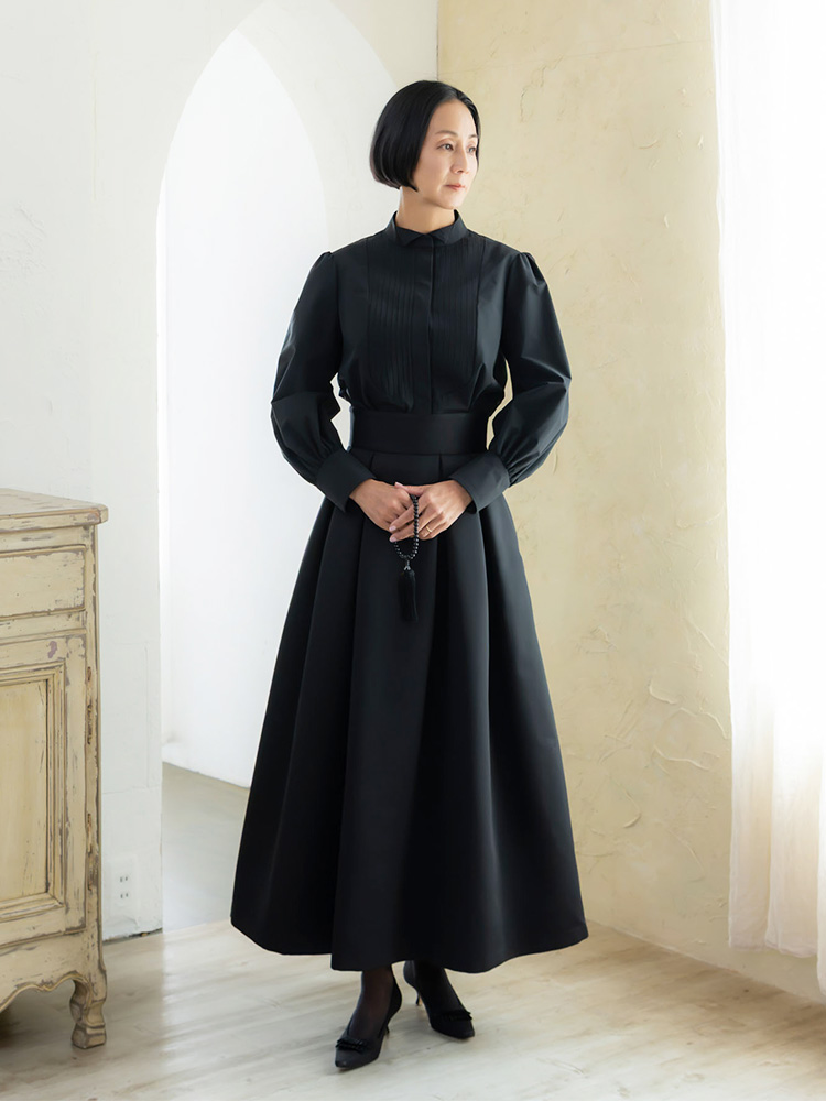 �����]���q�Z���N�V���� Ave.KIKI�~�����\���[�� Blouse �~ Skirt