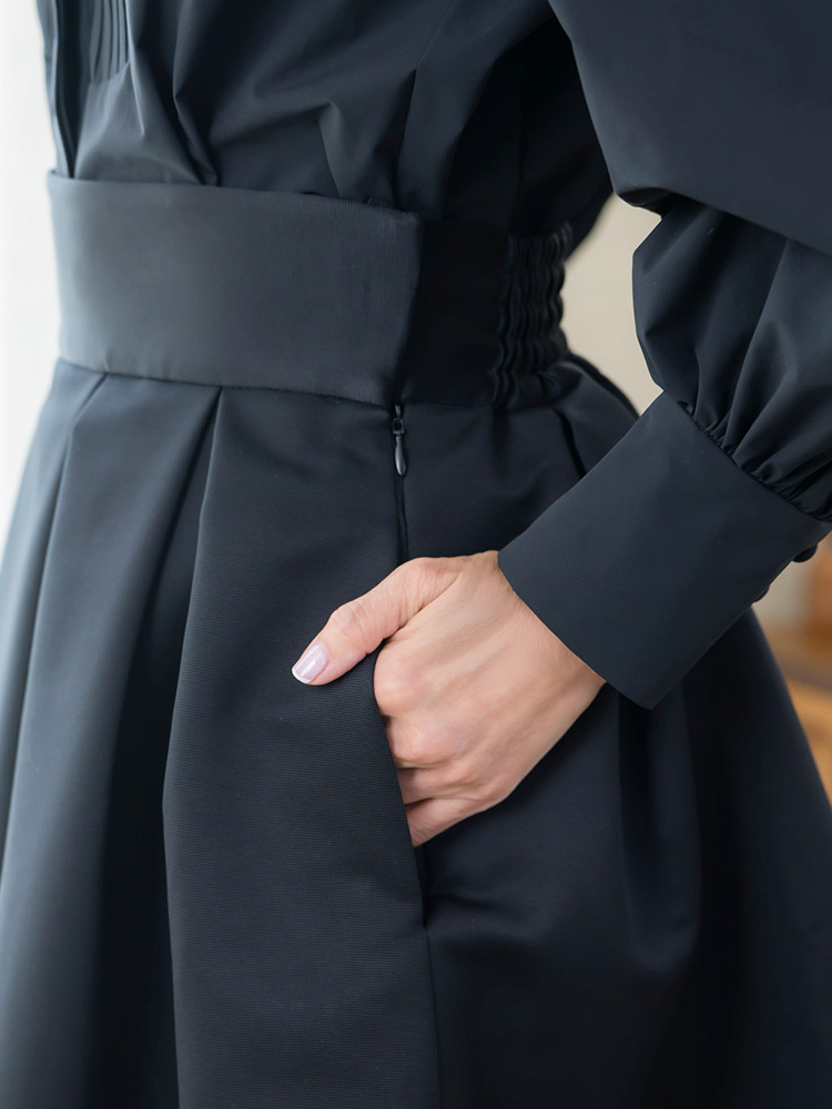 �����]���q�Z���N�V���� Ave.KIKI�~�����\���[�� Blouse �~ Skirt