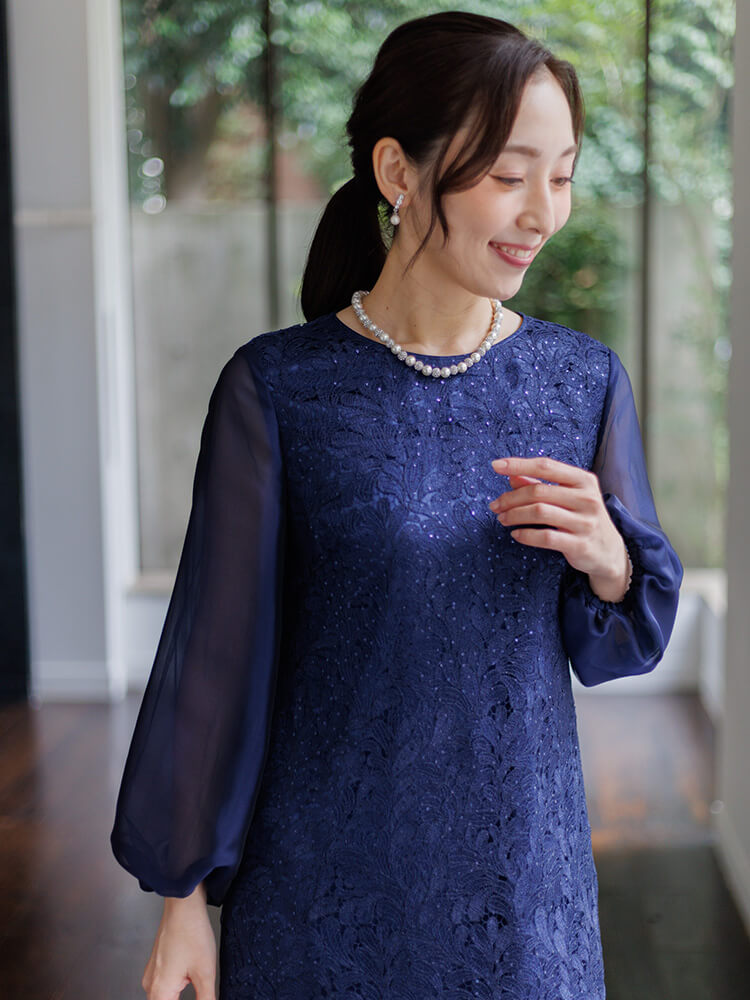 スパングル刺繍がエレガントなドレス