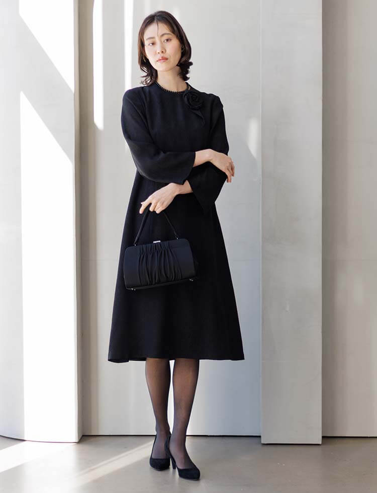 �V���N100���̃N���V�J���ȃ����s�[�X