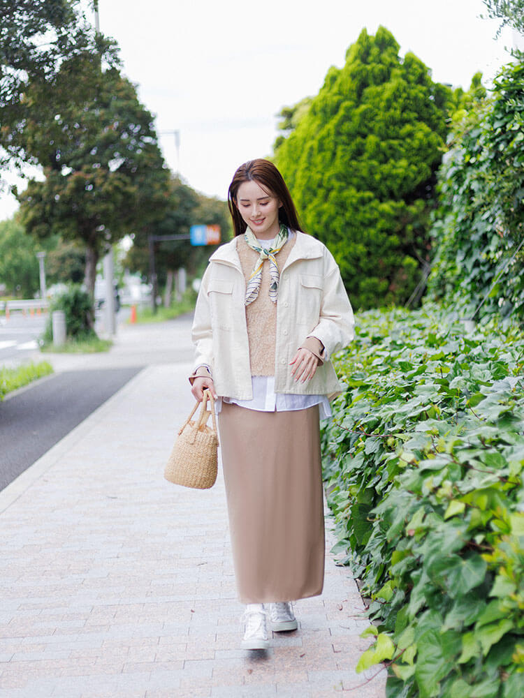 WEB限定|チュール刺繍ベストとサテンドレスのセットアップ