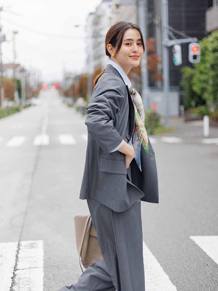 袖スリットテーラードジャケット