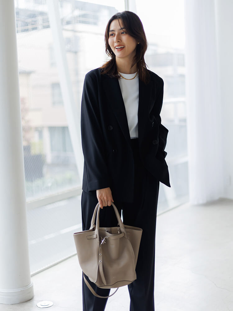 袖スリットテーラードジャケット