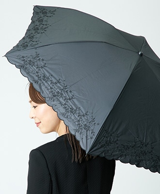 小花刺繍の晴雨兼用折りたたみ傘【5692807-00】 9,900円（税込）